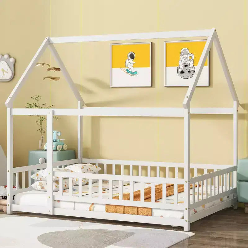 Letto a casetta a pavimento di dimensioni standard con telaio del tetto, sponde di sicurezza, letto a casetta a pavimento in legno con recinzione, non richiede rete a molle.