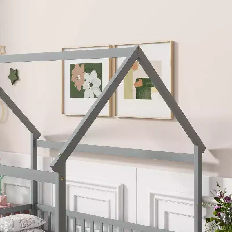 Letto a casetta a pavimento di dimensioni standard con telaio del tetto, sponde di sicurezza, letto a casetta a pavimento in legno con recinzione, non richiede rete a molle.