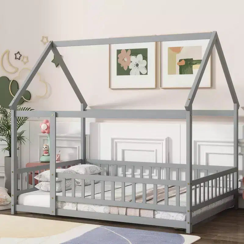 Letto a casetta a pavimento di dimensioni standard con telaio del tetto, sponde di sicurezza, letto a casetta a pavimento in legno con recinzione, non richiede rete a molle.